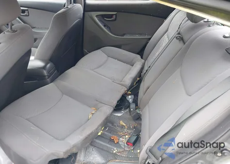 2016 Hyundai Elantra Se z USA, uszkodzony, nr VIN KMHDH4AE4GU632803